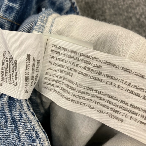 Abercrombie and Fitch mom high rise jean light wash jeans 8/29 parachute barrel - Picture 7 of 10